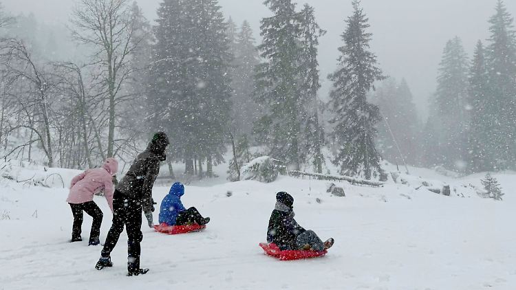 Im Bergland oberhalb von 300 bis 500 Meter Höhe ist es an den Feiertagen zumindest kalt genug für Schnee.