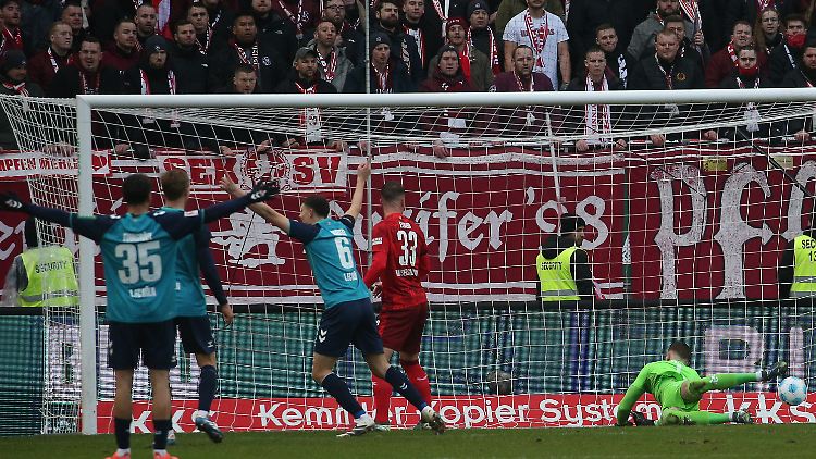 Ein Treffer von Dejan Ljubicic entschied das Traditionsduell auf dem Betzenberg.