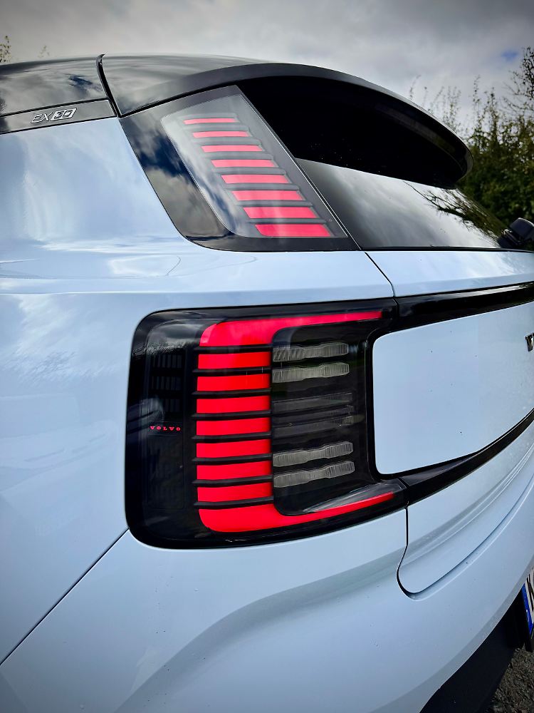 Markante LED-Rückleuchten verschaffen dem Volvo einen hohen Wiedererkennungswert.