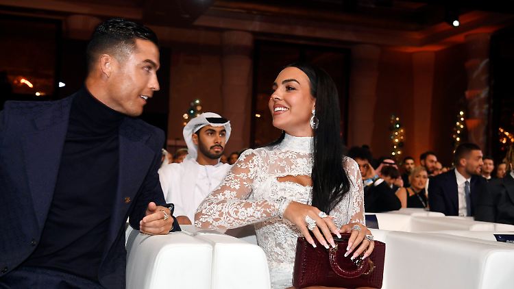 Ronaldo und seine Frau Georgina in Dubai.