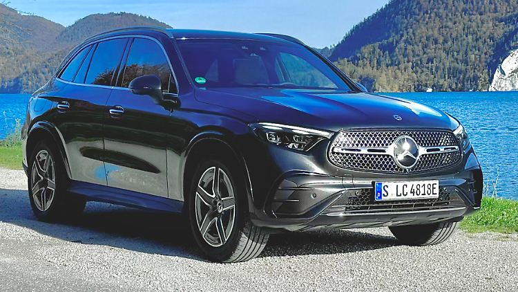 Das Mittelklasse-SUV Mercedes-AMG GLC 300 de wirkt optisch recht kompakt.