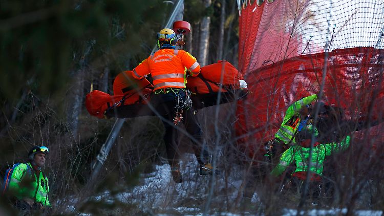 Sarrazin musste von der Piste geborgen werden. 