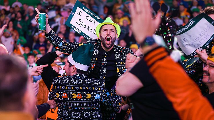 Mauro, 37, aus Luzern, sahnt 60.000 Pfund für den Neun-Darter von Damon Heta ab.
