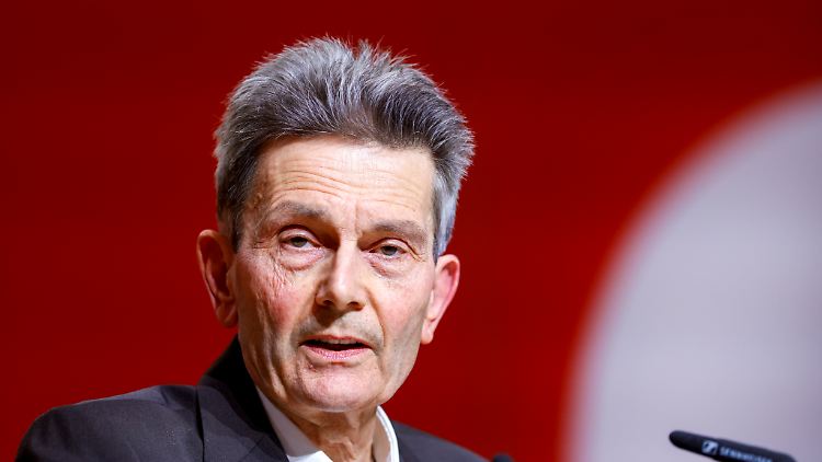 "Vielleicht halten sich manche zu lange im Bürgergeldsystem auf", räumt SPD-Fraktionschef Mützenich ein. 
