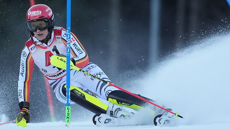 Lena Dürr hat zwei sehr gute Slalom-Läufe gezeigt.
