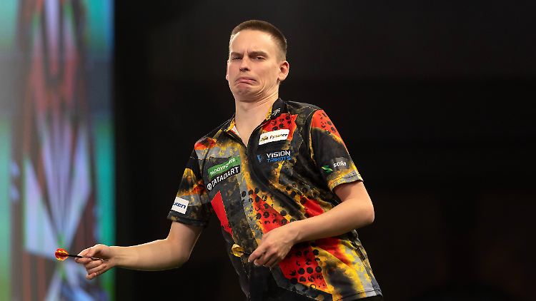 Ohne Chance: Ricardo Pietreczko erlebt im Achtelfinale der Darts-WM ein Desaster.