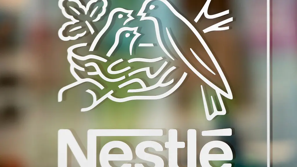 Das-Logo-von-Nestle-Der-weltgroesste-Nahrungsmittelhersteller-hat-im-ersten-Halbjahr-Umsatz-und-Gewinn-gesteigert