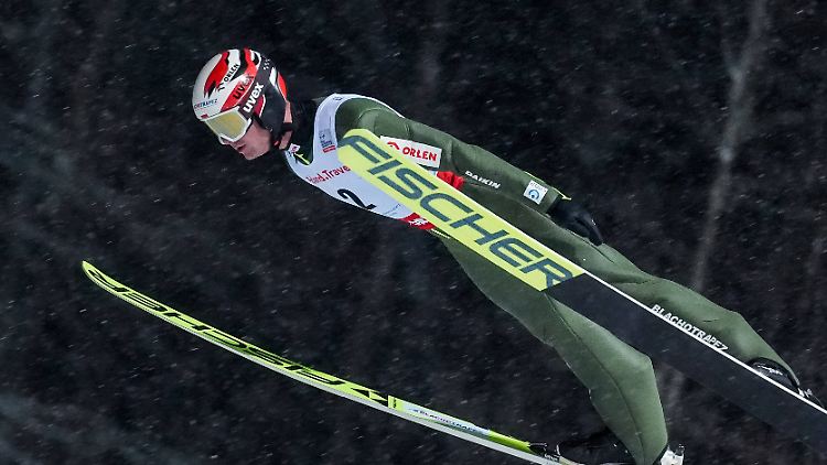 Stekala gab 2015 sein Debüt im Weltcup.