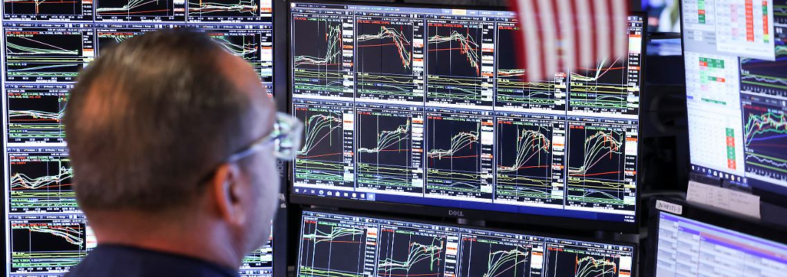 2024-11-06T145910Z_916481600_RC2QZAATAXNZ_RTRMADP_3_USA-ELECTION-STOCKS.JPG