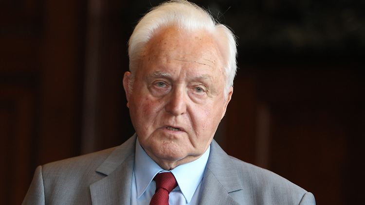 Bayerns Ministerpräsident Söder bezeichnete Schneider als einen "Grandseigneur der deutschen Politik".