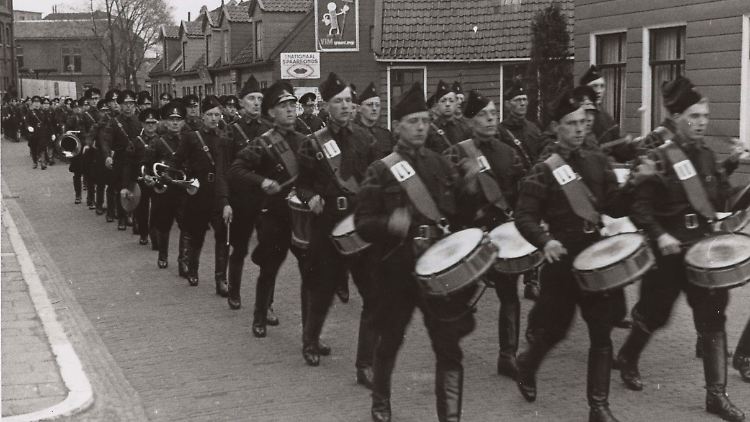 In den Niederlanden existierte von 1931 bis 1945 die Nationaal-Socialistische Beweging (NSB). 