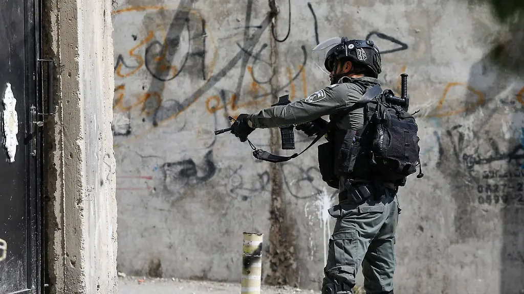 Regelmaessig-kommt-es-im-Westjordanland-zu-toedlichen-Zusammenstoessen-zwischen-Palaestinensern-und-dem-israelischen-Militaer-Symbolbild