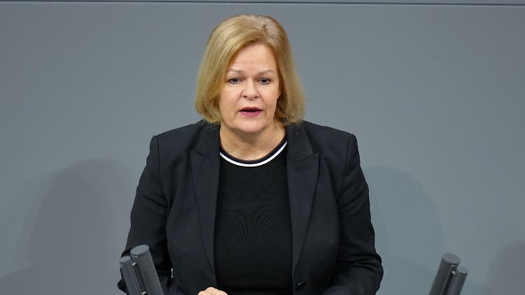 Die Innenministerin möchte schnellstmöglich eine Gesetzesverschärfung durchbringen.