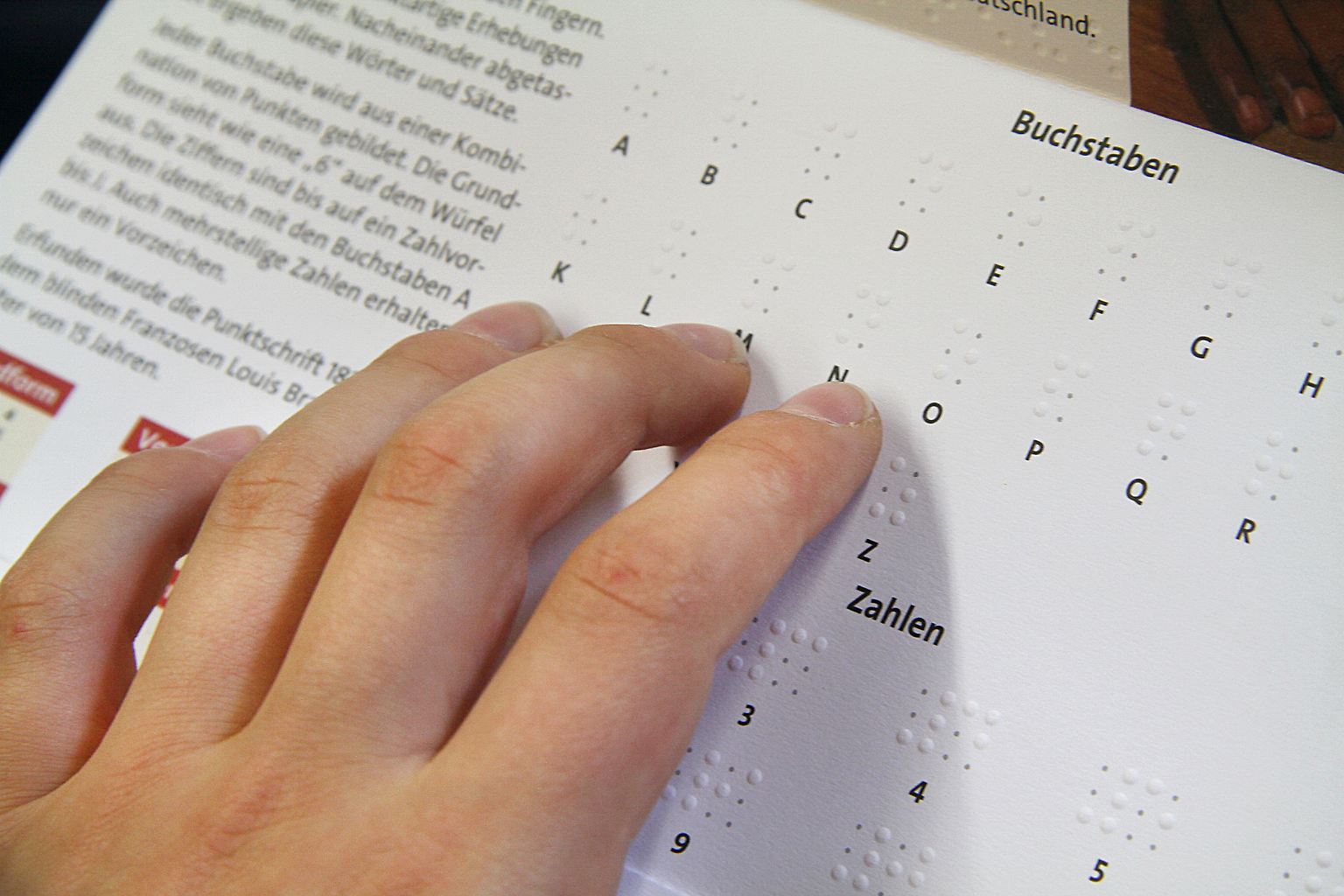Louis Braille verbesserte System Blindenschrift wurde ursprünglich fürs Militär entwickelt n