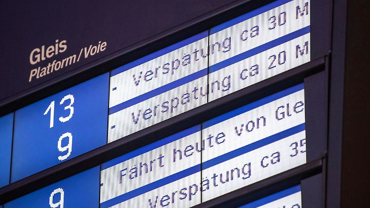 Bevor wieder deutlich mehr Züge der Deutschen Bahn pünktlich halten, dauert es noch eine Weile.