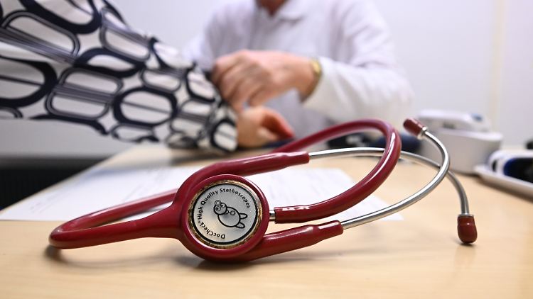 In manchen Regionen haben Patienten mehr als einen Hausarzt - ein teurer Luxus.