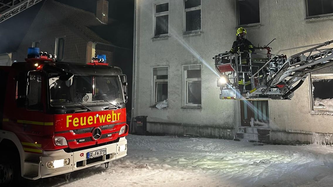 Bei der Brandbekämpfung kam viel Löschschaum zum Einsatz.