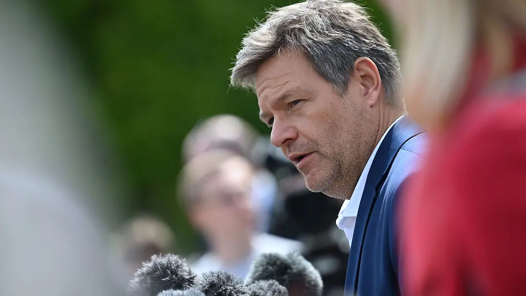 Robert-Habeck-Buendnis-90-Die-Gruenen-Vizekanzler-gibt-ein-Pressestatement