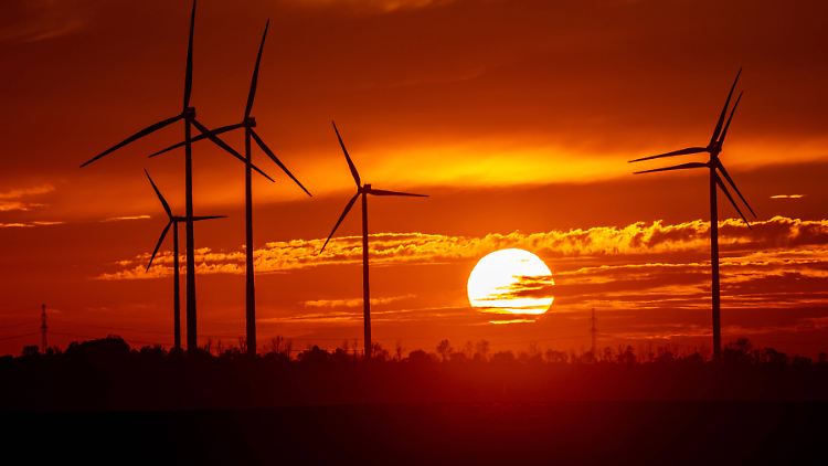 "Denn die Welt um uns herum verwandelt sich in eine Welt der erneuerbaren Energien", sagt PIK-Chef Edenhofer.
