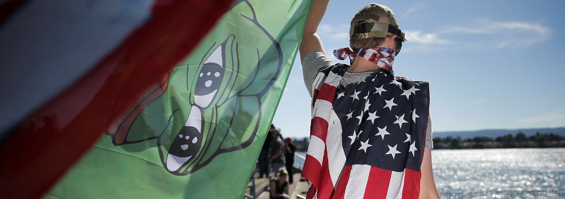2017-09-11T031603Z_154831766_RC13BBE8DC40_RTRMADP_3_USA-PROTESTS.JPG