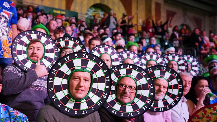 Absurder als die Verkleidungen im "Ally Pally" ist nur der Gedanke an eine Darts-WM in Saudi-Arabien.