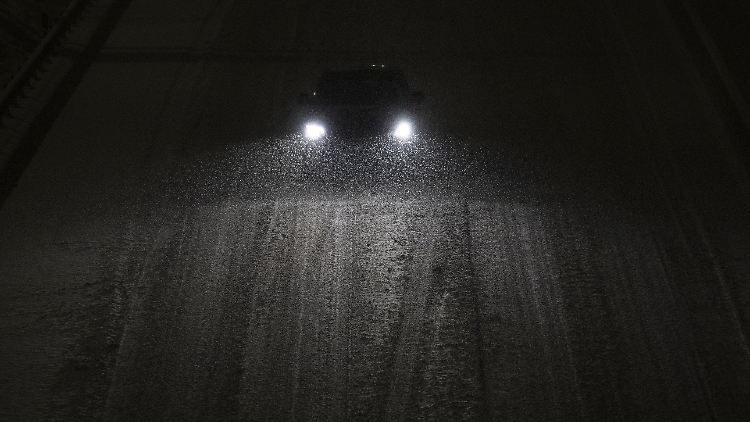 Der Deutsche Wetterdienst empfiehlt, auf alle unnötigen Fahrten zu verzichten.