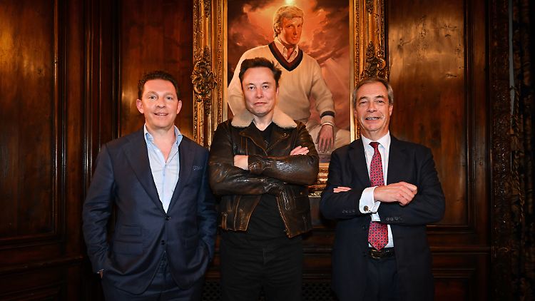 Mitte Dezember hatte Musk den Brexit-Vorkämpfer Farage (r.) in Trumps Anwesen Mar-a-Lago im US-Bundesstaat Florida getroffen.