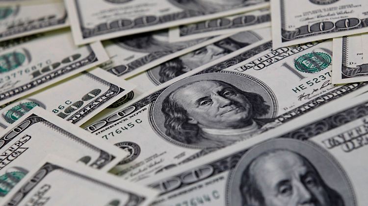 Auf die Firmenchefs geht wieder ein warmer Dollar-Regen nieder.