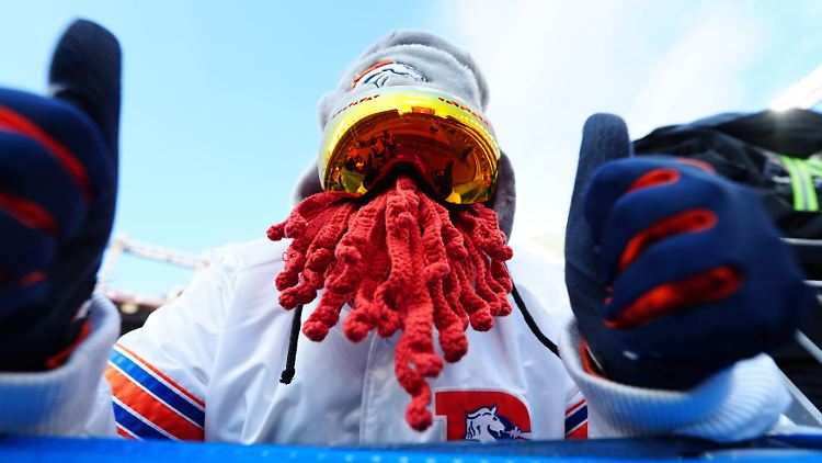 Großer Jubel bei tiefen Temperaturen: Die Denver Broncos sind zurück in den NFL-Playoffs.