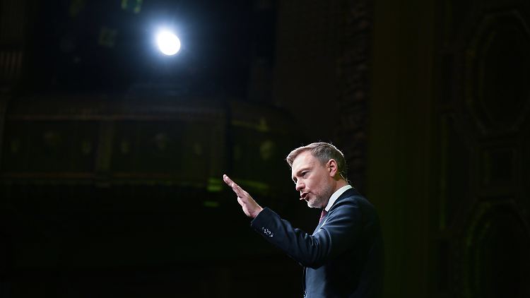 Lindner verteidigt das Ampel-Aus auch in Stuttgart.