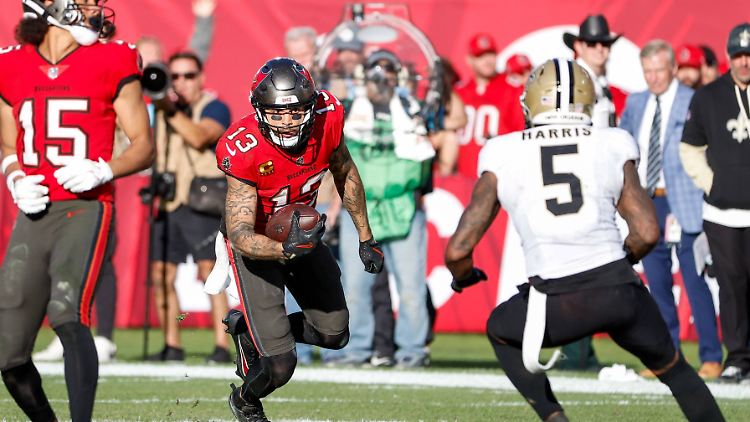 Mike Evans auf den letzten Yards zum Rekord.