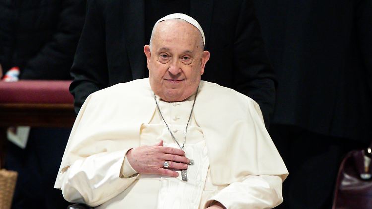 Papst Franziskus ist mittlerweile 88 Jahre alt.