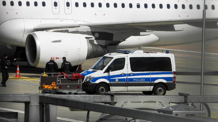 Knapp 18.400 Menschen wurden im vergangenen Jahr abgeschoben.