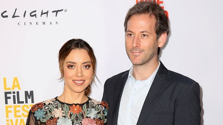 Schauspielerin Aubrey Plaza verkauft das Haus, in dem ihr Mann starb.