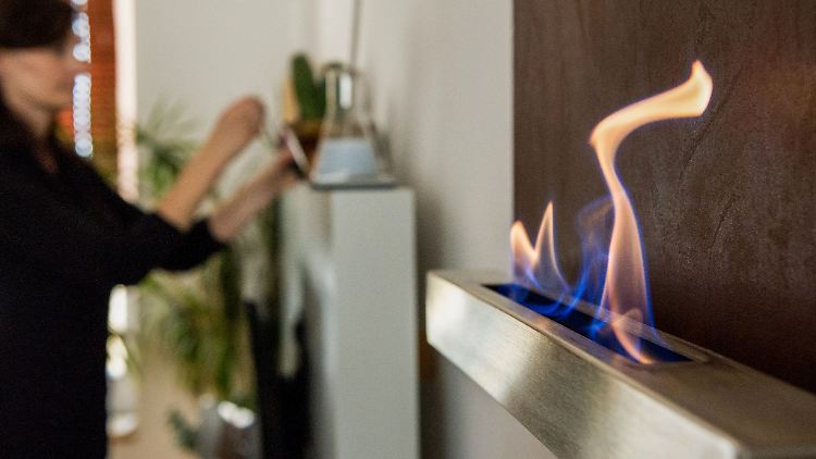 Ethanol-Kamine versprechen pflegeleichte Gemütlichkeit. Jedoch muss bei der Handhabung einiges beachtet werden.