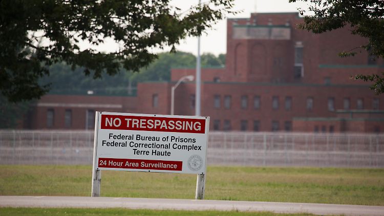 Beide Männer sitzen in Terre Haute ein.