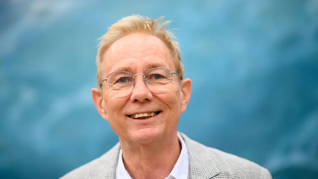 Michael-Kempchen-Intendant-vom-Puppentheater-Magdeburg-aufgenommen-am-Rand-einer-Pressekonferenz