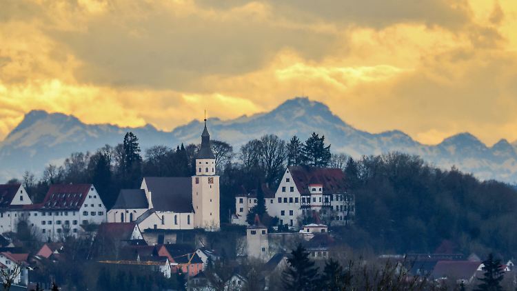 In Alpennähe kann es am Wochenende nachts knackig kalt werden.