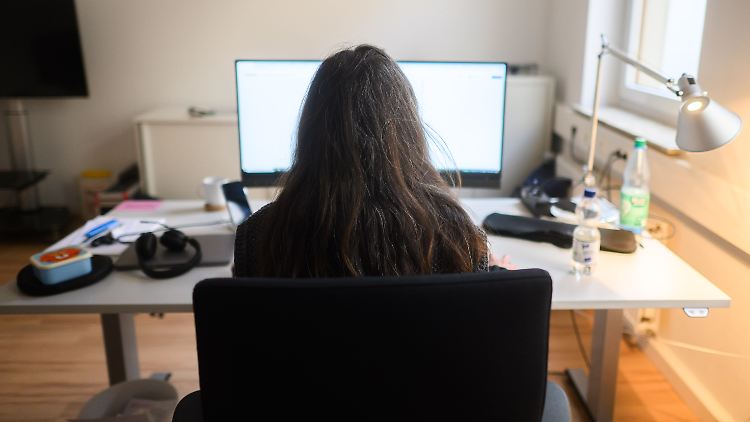 Das deutsche Arbeitszeitgesetz sieht acht Arbeitsstunden pro Tag vor.