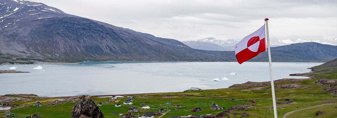 2025-01-07T104421Z_1563369620_RC27P8ASF5JR_RTRMADP_3_USA-TRUMP-GREENLAND.JPG