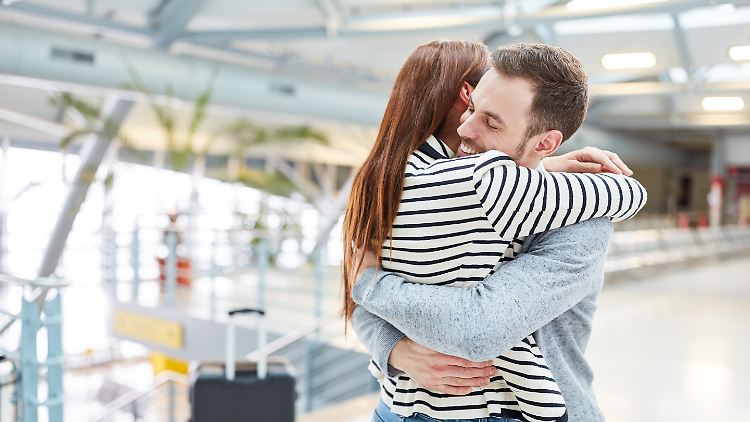 Männer sind laut den Forschenden stärker von ihrer festen Partnerin abhängig, um ihre emotionalen Bedürfnisse zu erfüllen.