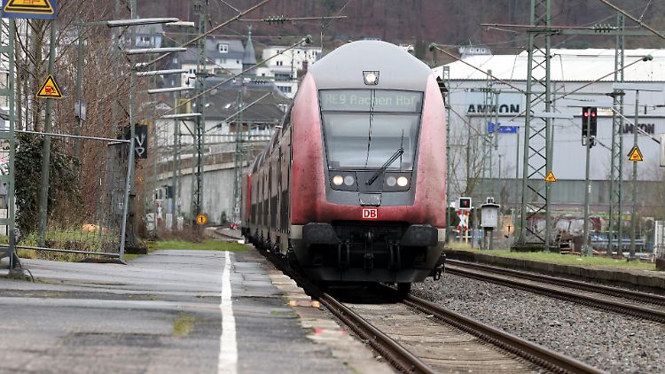 Angesichts der tiefgreifenden Probleme bei der Bahn-Infrastruktur braucht es aus der Sicht von Branchenverbänden eine langfristige finanzielle Lösung.