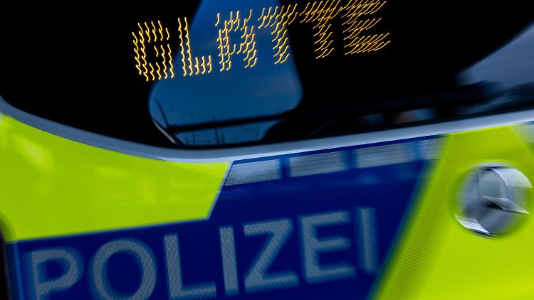 Bei der Fahrt ins Wochenende sollten Autofahrer vorsichtig sein, es kann glatt werden.