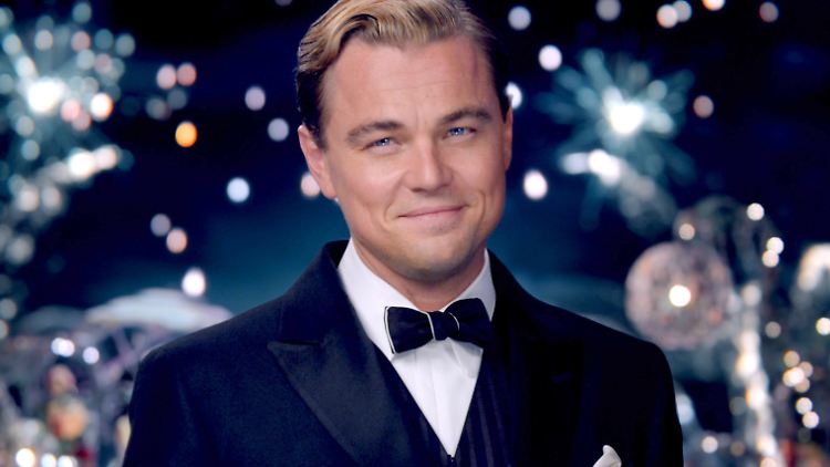 2013 verkörperte Leonardo DiCaprio Jay Gatsby in der Baz-Luhrmann-Verfilmung.  