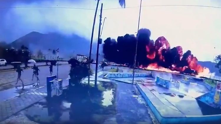 Explosion Kleinflugzeug Cessna Brasilien.jpg