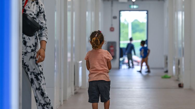 Kinder in einer Erstaufnahmeeinrichtung in Brandenburg: Deutschland bleibt in der EU das Land mit den meisten Asylgesuchen.