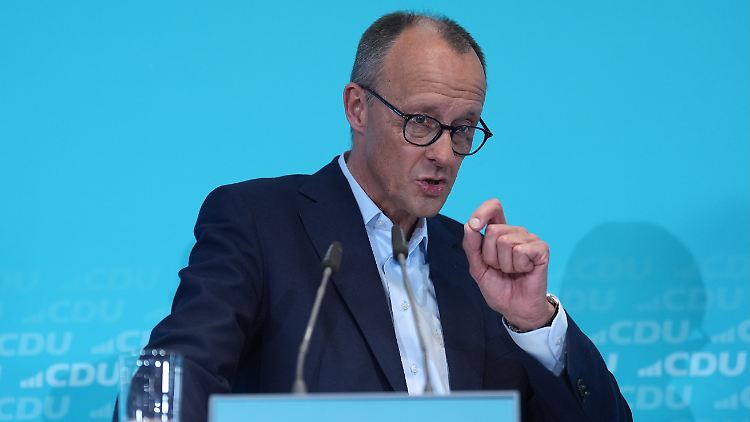 "Wer Kredit verspielen will, muss es genau so machen", kommentiert Merz die Kritik von Kanzler Scholz am designierten US-Präsidenten.  