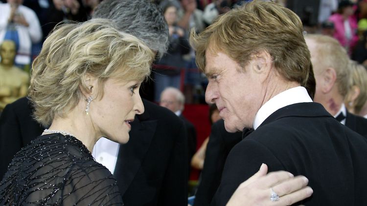 Glenn Close und Robert Redford bei der Oscar-Verleihung im Jahr 2002.