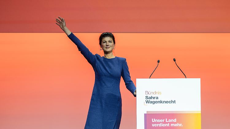Eine Stunde redet Sahra Wagenknecht vor den Parteimitgliedern in Bonn.