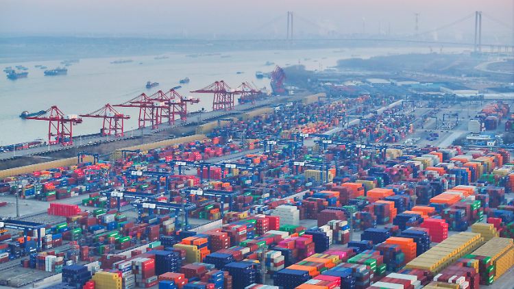 Insbesondere im Dezember schossen Chinas Exporte in die Höhe.